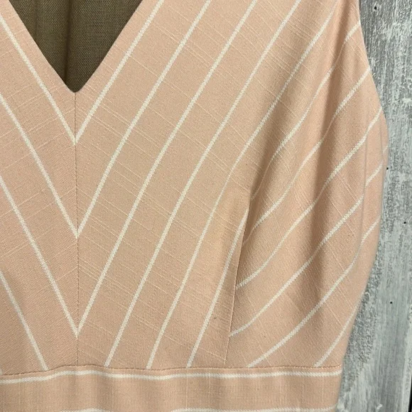 EUC Gal Meets Glam Samantha pink dress, size 4, pockets, bow back, pleated - Picture 7 of 8